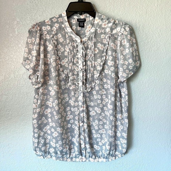 Torrid Gray Floral Blouse - Picture 1 of 7